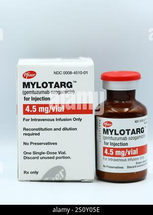 Leukemia Injection used to treat acute myeloid leukemia (AML Stock Photo - Alamy