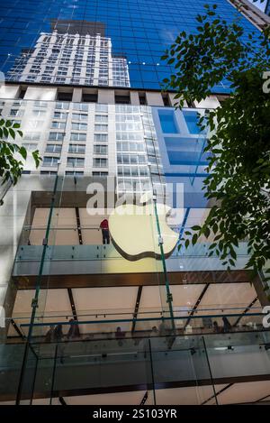 Apple store in George Street, Central Business District, CBD, Sydney, NSW, Australia Stock Photo