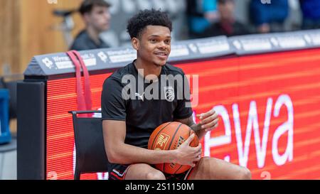 Ronaldo Segu (Bamberg Baskets, #10), Johnathan Stove (Hamburg Towers ...