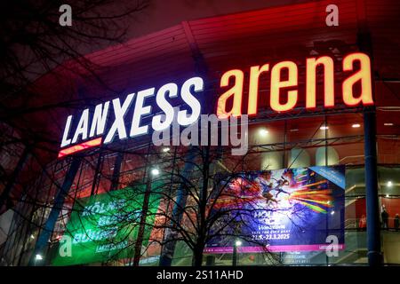 30.12.2024, Eishockey, Penny DEL, Kölner Haie - Löwen Frankfurt, Spieltag 32, Lanxess-Arena Köln: Feature Symbolbild Symbolfoto Banner Emblem Schriftzug Aussenansicht Eventhalle Events Konzerthalle Nordrhein-Westfalen Deutschland *** 30 12 2024, Ice Hockey, Penny DEL, Kölner Haie Löwen Frankfurt, Matchday 32, Lanxess Arena Cologne Feature Symbol Image Symbol Photo Banner Emblem Lettering Exterior View Event Hall Events Concert Hall North Rhine-Westphalia Germany Stock Photo