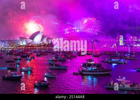 Sydney, Australia. 31 December 2025. Australia anticipates the arrival ...