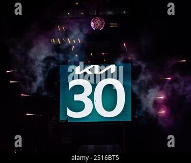 New York, USA. 01st Jan, 2025. The clock is counting down the seconds in Times Square in New York, New York on Dec. 31, 2024. (Photo by Gabriele Holtermann/Sipa USA) Credit: Sipa USA/Ģ����ý Live News Stock Photo