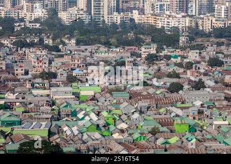 Dhaka, Bangladesh. 30th Dec, 2024. General view of Korail slum, one of the largest slums in Gulshan area in Dhaka during the winter season. (Photo by Sazzad Hossain/SOPA Images/Sipa USA) Credit: Sipa USA/Alamy Live News Stock Photo