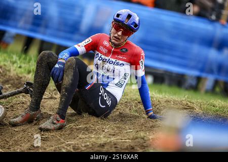 Baal, Belgium. 01st Jan, 2025. Dutch Lucinda Brand looks dejected after the women's elite race of the 'GP Sven Nys' cyclocross cycling event on Wednesday 01 January 2025 in Baal, stage 5/8 in the X2O Badkamers 'Trofee Veldrijden' competition. BELGA PHOTO DAVID PINTENS Credit: Belga News Agency/Alamy Live News Stock Photo