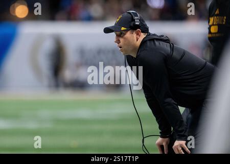 Atlanta, GA, USA. 1st Jan, 2025. Arizona State head coach Kenny Dillingham during the first half against the Texas in the CFP Quarterfinal at Mercedes-Benz Stadium in Atlanta, GA. (Scott Kinser/CSM). Credit: csm/Alamy Live News Stock Photo