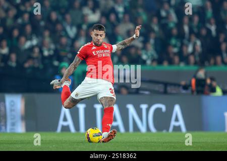 Lisbon, Portugal. 29th, December 2024. Nicolas Otamendi (30) of Benfica seen during the Liga Portugal Betclic match between Sporting CP and Benfica at Estadio Jose Alvalade in Lisbon. Stock Photo