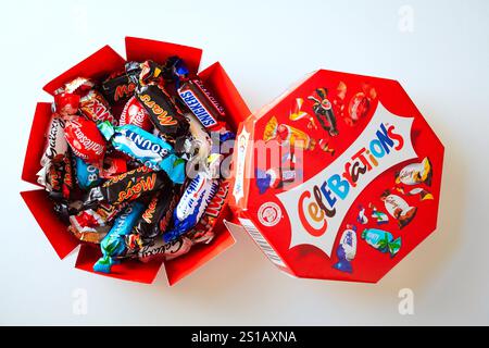 The box of assortment of mini chocolates: SNICKERS, MARS, TWIX, BOUNTY, GALAXY, MALTESERS Teasers, MILKY WAY, and GALAXY Caramel Stock Photo