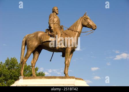 Confederate Lieutenant General Stonewall Jackson - Monument unveiled on Oct. 11, 1919 on Monument Avenue Stock Photo