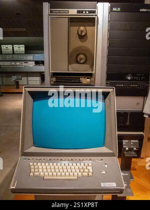 Paris, France, Close up, « UPIC" "Textronic" Vintage Old Vintage Computer on Display in "Musee de la Musique", Music Museum, in La Villette, 1975, "City of Science and Industry » paris 1970s Stock Photo