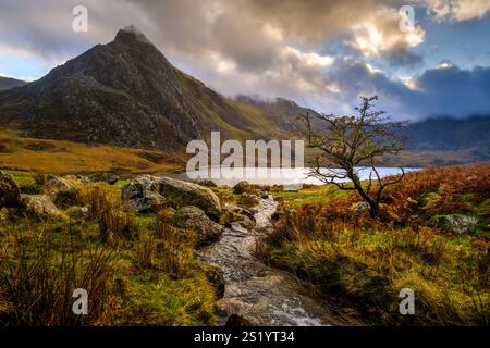 Across the Ogwen Valley to Tryfan & the Glyders in Snowdonia National Park, North Wales Stock Photo