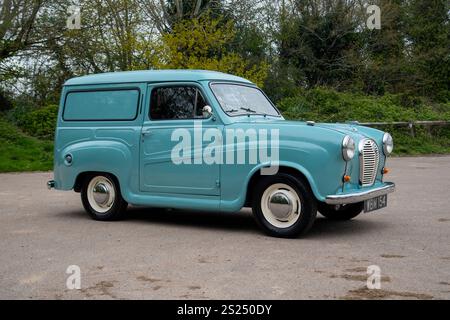 1958 Austin A35 Countryman post war/mid century British car based van Stock Photo