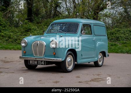 1958 Austin A35 Countryman post war/mid century British car based van Stock Photo