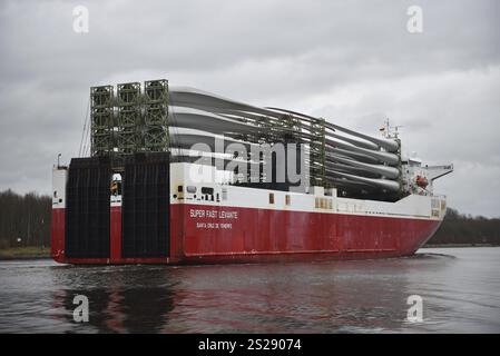 Ro-Ro Cargo ship, cargo ship Super Fast Levante travelling with rotor blades for wind turbines in the Kiel Canal, NOK, Kiel Canal, Schleswig-Holstein Stock Photo