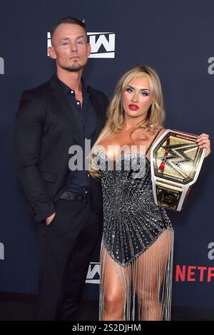 Ludwig Kaiser und Tiffany Stratton bei der Premiere der Wrestling Show 'WWE Monday Night RAW' auf Netflix im Intuit Dome. Inglewood, 06.01.2025 Stock Photo