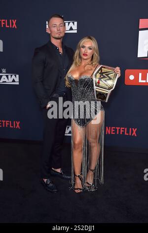 Ludwig Kaiser und Tiffany Stratton bei der Premiere der Wrestling Show 'WWE Monday Night RAW' auf Netflix im Intuit Dome. Inglewood, 06.01.2025 Stock Photo