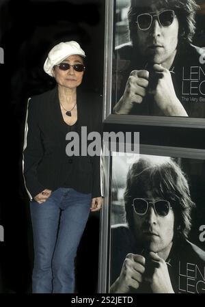 Yoko Ono at the launch of JOHN LENNON'S GREATEST HITS DVD at the Curzon Mayfair cinema, London 14th Oct 2003 Stock Photo