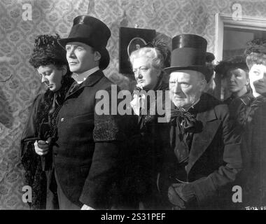 HISTORY OF MR POLLY DANDY NICHOLS, JOHN MILLS, GLADYS HENSON, MOORE MARRIOT, DORIS HARE, SHELAGH FRASER     Date: 1949 Stock Photo