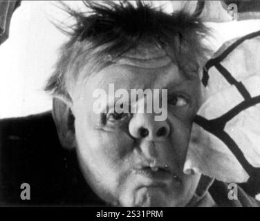 THE HUNCHBACK OF NOTRE DAME CHARLES LAUGHTON     Date: 1939 Stock Photo