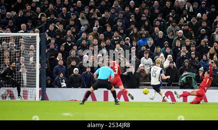 Tottenham Hotspur S Lucas Bergvall Scores A Goal But Is Disallowed Due Tottenham Hotspurs Lucas Bergvall Scores Their Sides First Goal Of The Game During The Carabao Cup Semi Final First Leg Match At The Tottenham Hotspur Stadium London Picture Date Wednesday January 8 2025 2s34jr8