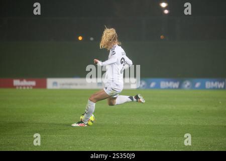 Hortaleza, Spain, 08th January, 2025: Real Madrid CF's Melanie Leupolz (24) crosses the ball during the 8th Round of the 2024-25 Liga F between Real Madrid CF and Levante UD on 08 January 2025 at Estadio Alfredo Di Stéfano in Hortaleza, Spain. Credit: Alberto Brevers / Alamy Live News. Stock Photo