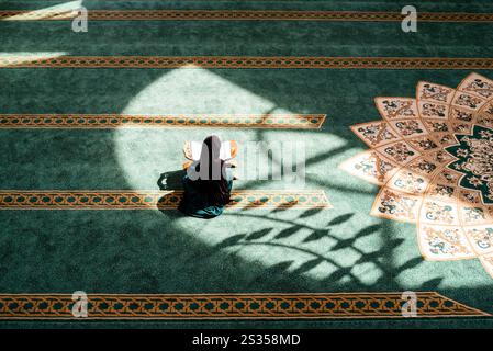 Namaz in the mosque hi-res stock photography and images - Alamy