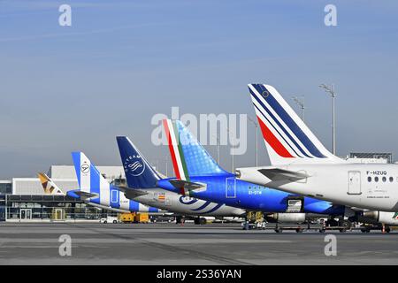 Aircraft, Line Up, Terminal 1, Condor, TUI, Emirates, Munich Airport ...