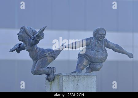 Sculpture Daedalus and Icarus by Andreas Futter 2019, bronze sculpture, modern art, two, father, son, male, child, male figures, male figure, figures Stock Photo