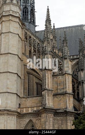 Close-up of a flying buttress, on the side of the Cathedral of the Holy Cross of Orléans, Place Sainte-Croix, 45000 Orléans, France Stock Photo