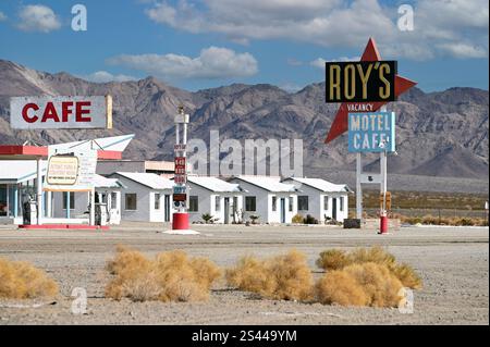 Gas station, gift shop, and tourist attraction ãRoy's Motel & CafeÒ on Route 66, Amboy, California, USA Stock Photo