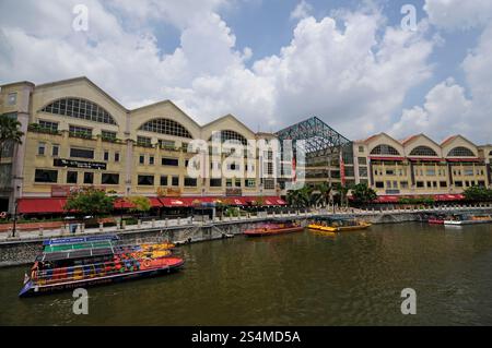 Riverside Point on Clarke Quay beside the Singapore River in Singapore.Riverside Point is popular for its night clubs,pubs and eateries Stock Photo