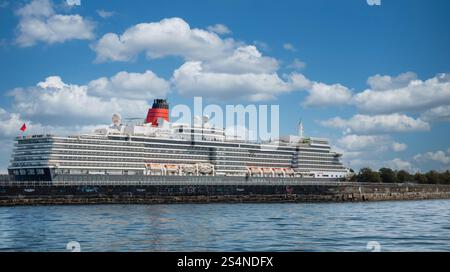 Queen Elizabeth Cunard Cruise ship Docked at Canada Place Vancouver, British Columbia. Queen Elizabeth Luxury ship. July 20,2022 Stock Photo