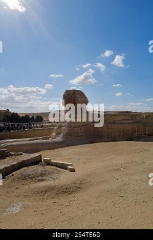 The great pyramids and Sphinx atop the Giza plateau outside of Cairo ...