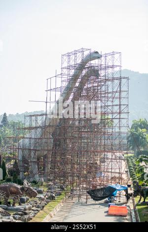 construction of two new dinosaur at the Dinosaur Park near the city of Pattaya in the Provinz Chonburi in Thailand.  Thailand, Pattaya, November, 2018 Stock Photo