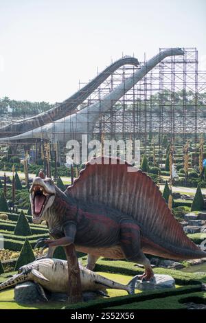 construction of two new dinosaur at the Dinosaur Park near the city of Pattaya in the Provinz Chonburi in Thailand.  Thailand, Pattaya, November, 2018 Stock Photo