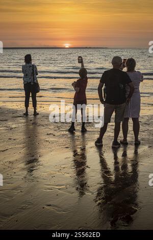 People watching the sunset on the beach, Mindil Beach, Darwin, Northern Territory, Australia, Oceania Stock Photo