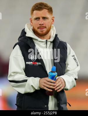 Harrison Reed Harrison Reed of Fulham prior to the Premier League match between ...