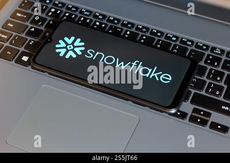 Canada. 14th Jan, 2025. In this photo illustration, the Snowflake, Inc. logo is seen displayed on a smartphone screen next to a laptop keyboard. (Photo by Thomas Fuller/SOPA Images/Sipa USA) *** Strictly for editorial news purposes only *** Credit: Sipa USA/17�Թ����� Live News Stock Photo