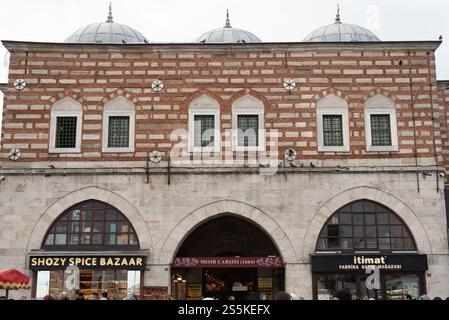 Istanbul, Turkey. 08th Jan, 2025. The historical architecture of the Istanbul Spice Bazaar. The Spice Bazaar otherwise known as the Egyptian Bazaar is one of the largest historical covered markets in Istanbul, second only to the famous Grand Bazaar. (Photo by John Wreford/SOPA Images/Sipa USA) Credit: Sipa USA/Alamy Live News Stock Photo