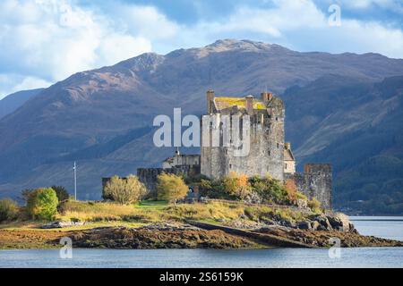 Eilean Donan Castle reflected in the waters of Loch Duich near Dornie by Kyle of Lochalsh Ross and Cromarty Western Highlands of Scotland UK GB Europe Stock Photo