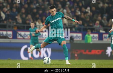 Brussels, Belgium. 16th Jan, 2025. Anderlecht's Luis Vazquez fights for the ball during a soccer game between RSC Anderlecht and Royal Antwerp, Thursday 16 January 2025 in Brussels, in the 1/2 finals of the 'Croky Cup' Belgian soccer cup. BELGA PHOTO VIRGINIE LEFOUR Credit: Belga News Agency/Alamy Live News Stock Photo