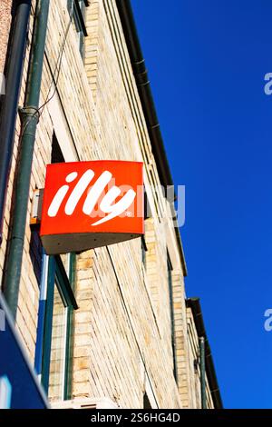 Illy coffee logo sign on stone building of salty sea dog bar and kitchen union quay north shields Stock Photo