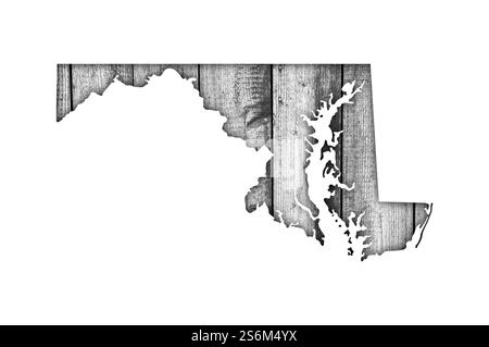 Map of Maryland on weathered wood Stock Photo - Alamy