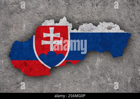 Map and flag of Slovakia on weathered wood Stock Photo - Alamy