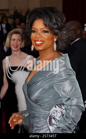 HOLLYWOOD, CALIFORNIA, USA: Oprah Winfrey attends The 76th Annual Academy Awards at the Kodak Theatre in Hollywood, California on February 29, 2004. © Lee Roth / Roth Stock Celebrity Archives Stock Photo