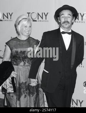 FILE: 18th Jan 2025. Photo taken: New York City, USA. June 12, 2011. Mark Rylance and wife Claire van Kampen, Lady Rylance attend the 65th Annual Tony Awards at The Beacon Theatre in New York City on June 12, 2011. Credit: MediaPunch Inc/Alamy Live News Stock Photo