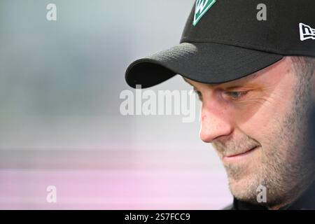 Bremen, Deutschland. 19th Jan, 2025. 19.01.2025, wohninvest Weserstadion, Bremen, GER, 1. FBL, SV Werder Bremen vs FC Augsburg im Bild/picture shows Feature/Impressionen Trainer Ole Werner (Werder Bremen) Foto © nordphoto GmbH/Kokenge DFB REGULATIONS PROHIBIT ANY USE OF PHOTOGRAPHS AS IMAGE SEQUENCES AND/OR QUASI-VIDEO. Credit: dpa/Alamy Live News Stock Photo