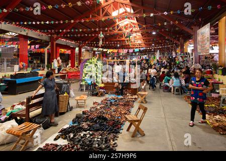 Tlacolula, Mexico; 1st January 2025: Vendor stalls and market atmosphere at the colorful indigenous vendor market in Tlacolula, Oaxaca. Stock Photo