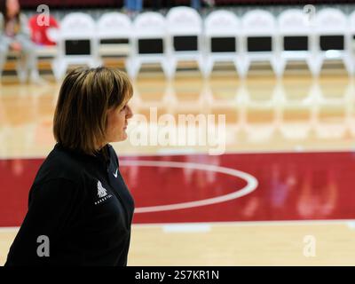 Washington State University women's basketball head coach Kamie Ethridge at a game at Santa Clara University. Stock Photo