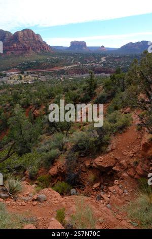 Sedona, AZ, USA - 19 Jan 2025 - Rock formations, hills and plant life on a trek around Sedona Arizona. - Sedona is an Arizona desert town near Flagsta Stock Photo
