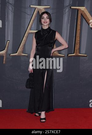 Jessica Reynolds attends the "Outlander" Season 6 premiere at The Royal